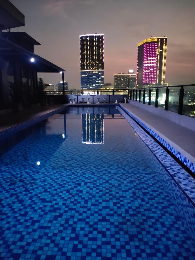 Surabaya River View Hotel ภายนอก รูปภาพ