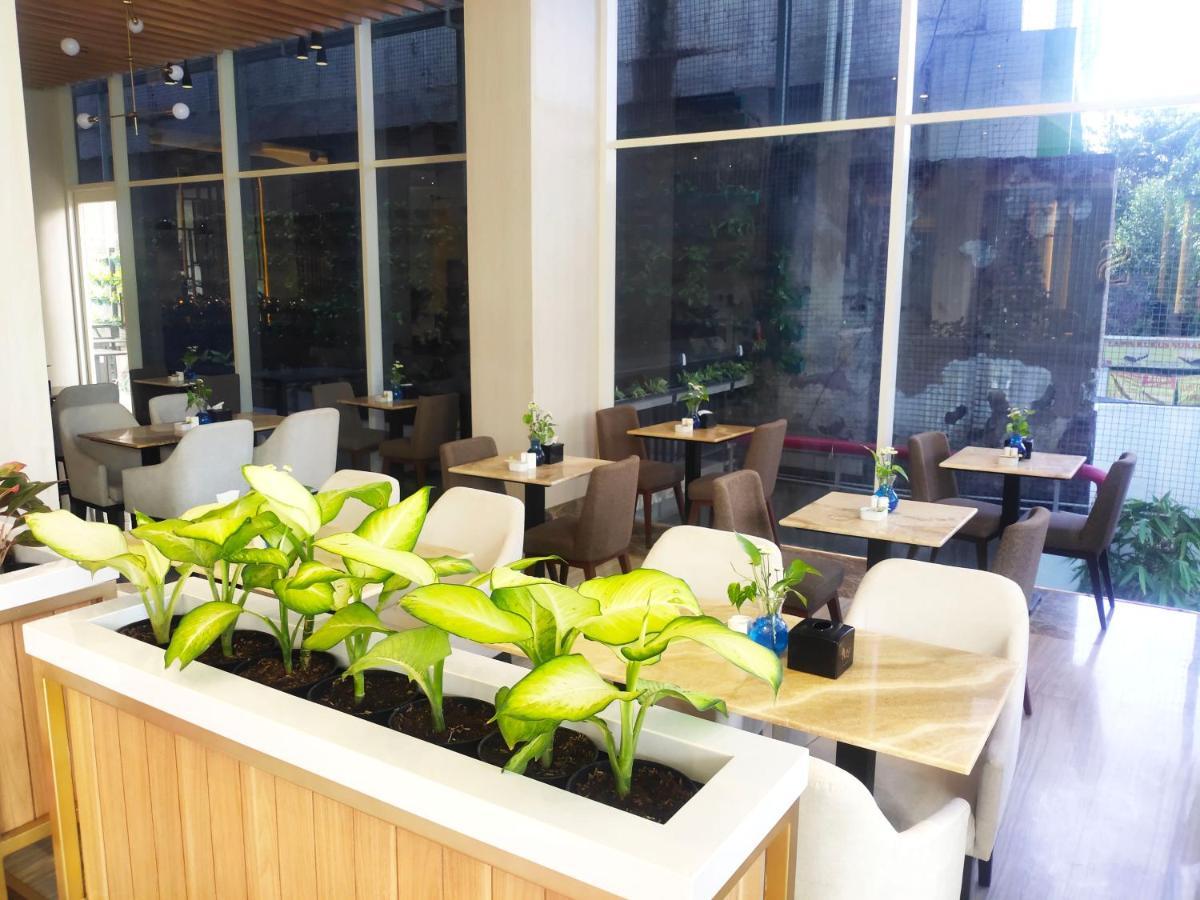 Surabaya River View Hotel ภายนอก รูปภาพ