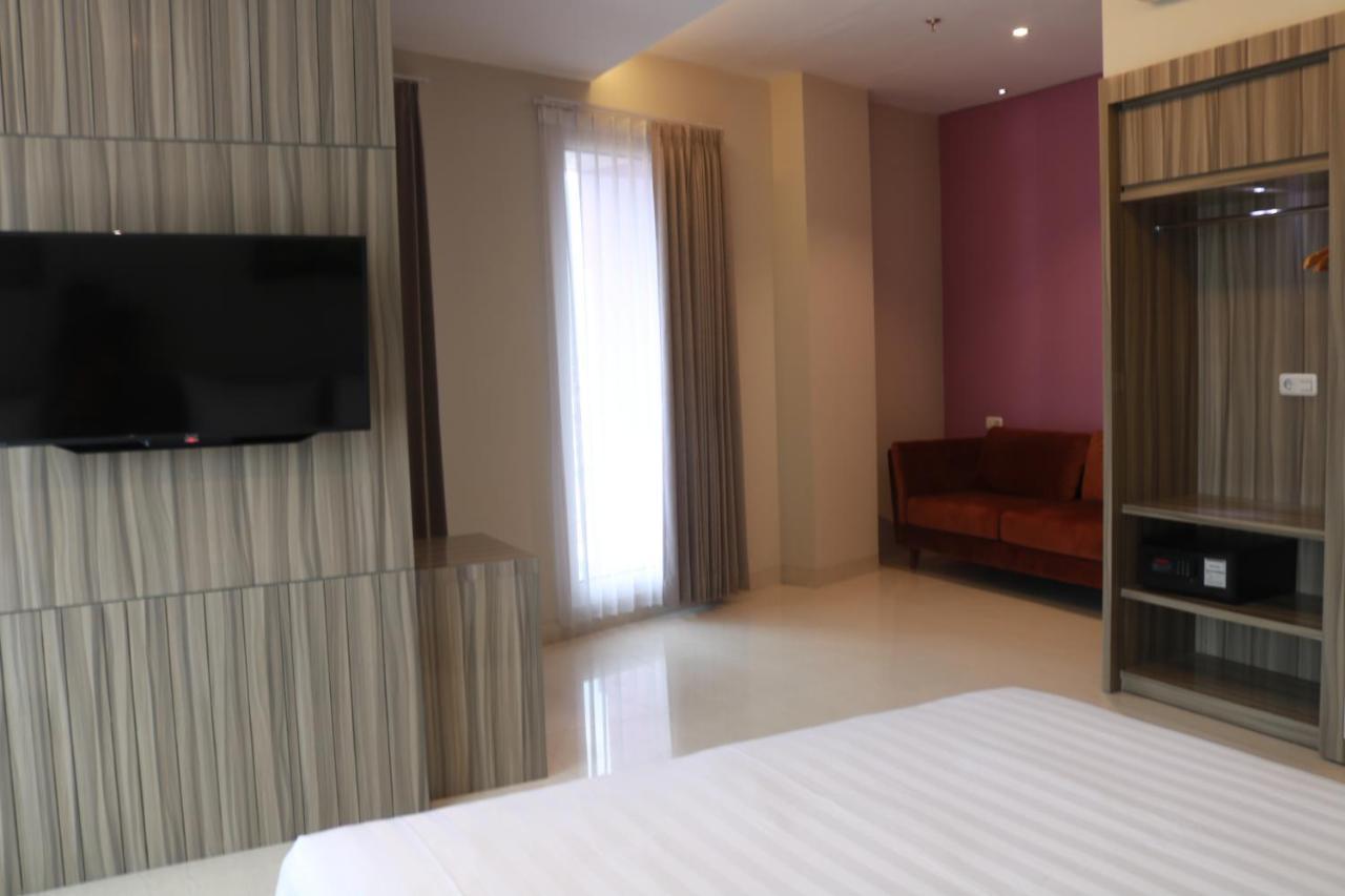 Surabaya River View Hotel ภายนอก รูปภาพ