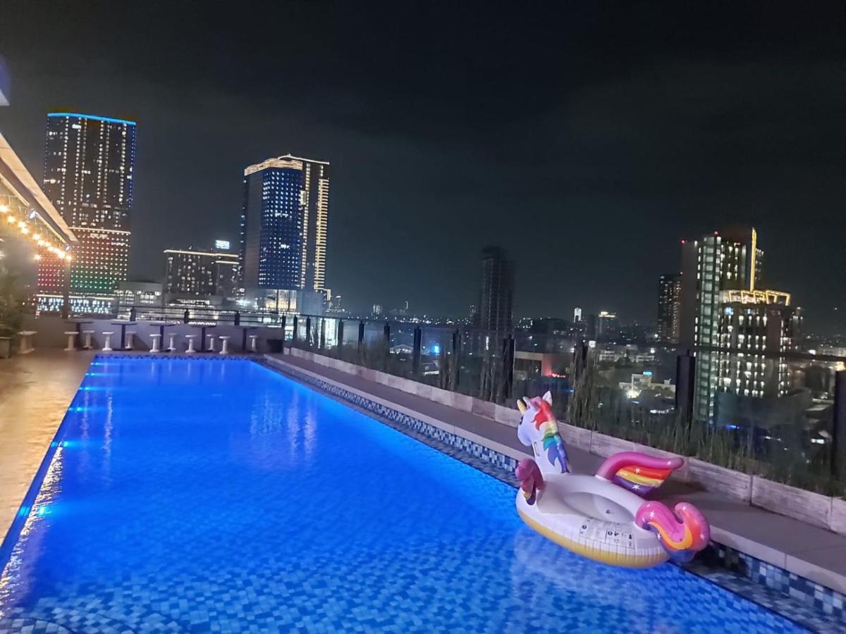 Surabaya River View Hotel ภายนอก รูปภาพ