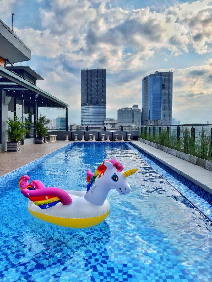 Surabaya River View Hotel ภายนอก รูปภาพ