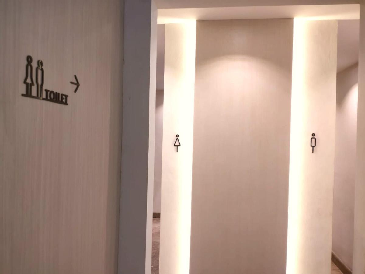Surabaya River View Hotel ภายนอก รูปภาพ