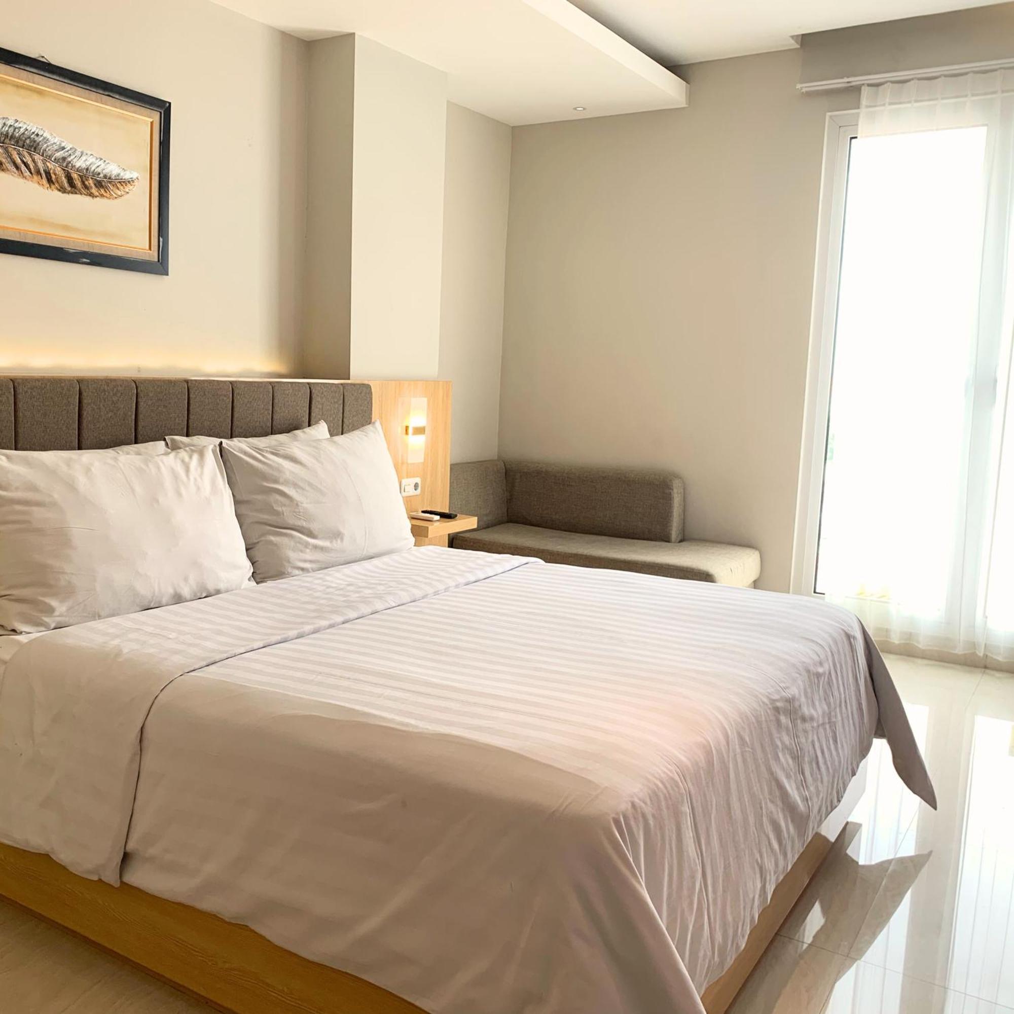 Surabaya River View Hotel ภายนอก รูปภาพ